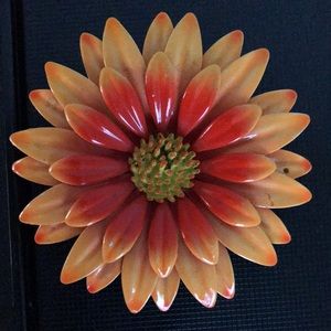 Beautiful vintage pin Enamel